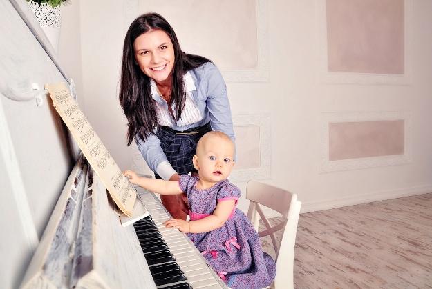 Обучение детей игре на пианино: 5 причин учить ребенка музыке