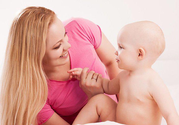 Пупочная грыжа у новорожденных: причины, симптомы, лечение