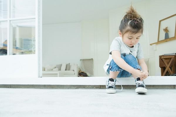 Как научить ребенка завязывать шнурки