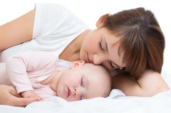 Почему новорожденный плохо спит днем