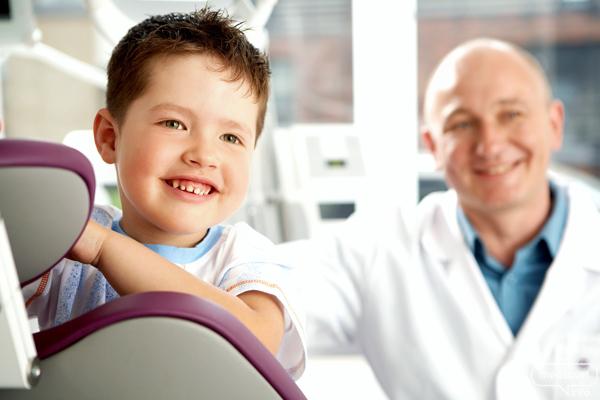 Черные зубы у ребенка: причины и лечение