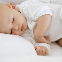 Сколько спит новорожденный и причины плохого сна у грудничка