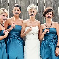 Веселая свадьба: усы и губы своими руками