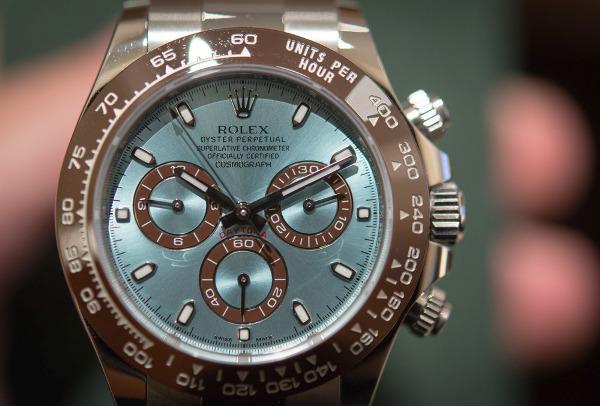 Как отличить настоящие часы Rolex от подделки Как отличить настоящие часы Rolex от подделки