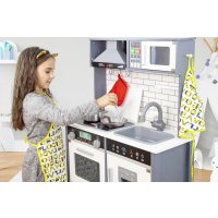 Игрушечные кухни: польза или бессмысленная трата денег?