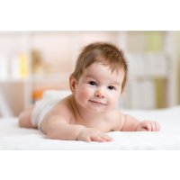 Как научить ребенка держать голову: советы